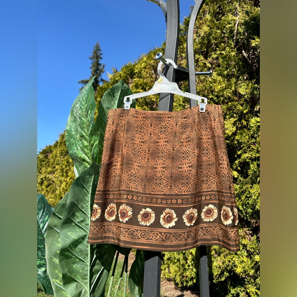 La Belle mini skirt 🌸 made in the USA